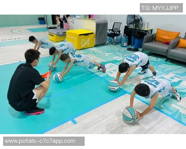 南京篮球队的精神探索与团队意识深度剖析 南京篮球队的精神探索与团队意识深度剖析