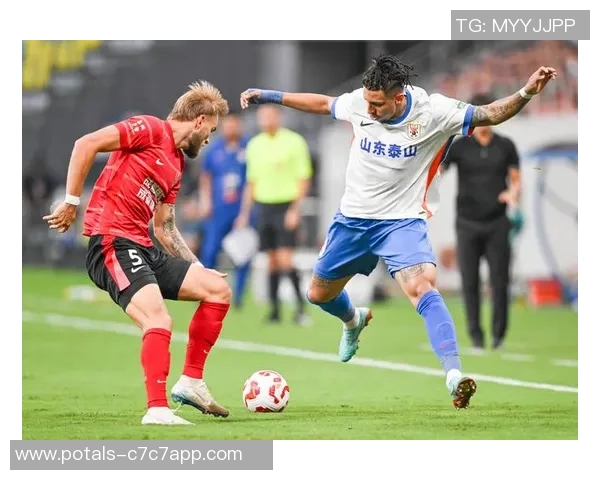 成都足球队整体压制战术解析与实战应用探讨